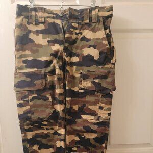 Duluth Trading Co Cargo Camo Pants 30/32
